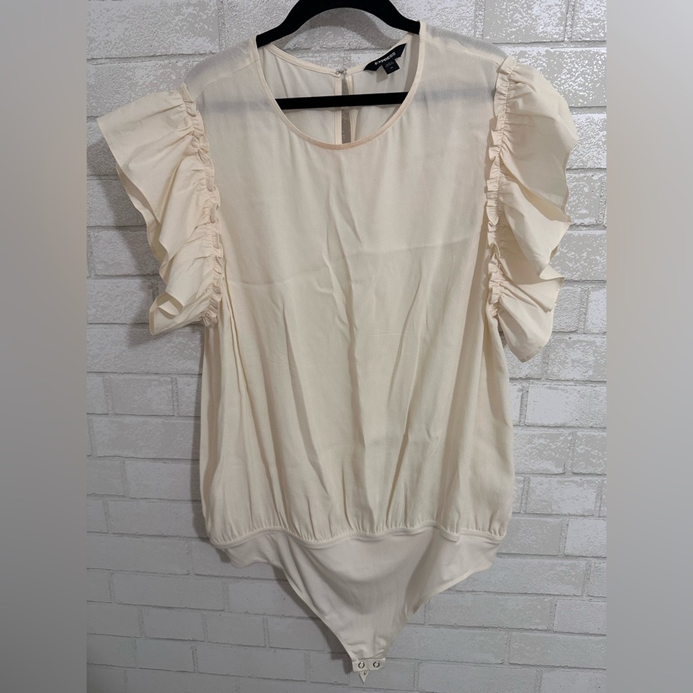 Express Ruffle Sleeve Thong Bodysuit in cream size XL #1918 - Picture 9 of 10